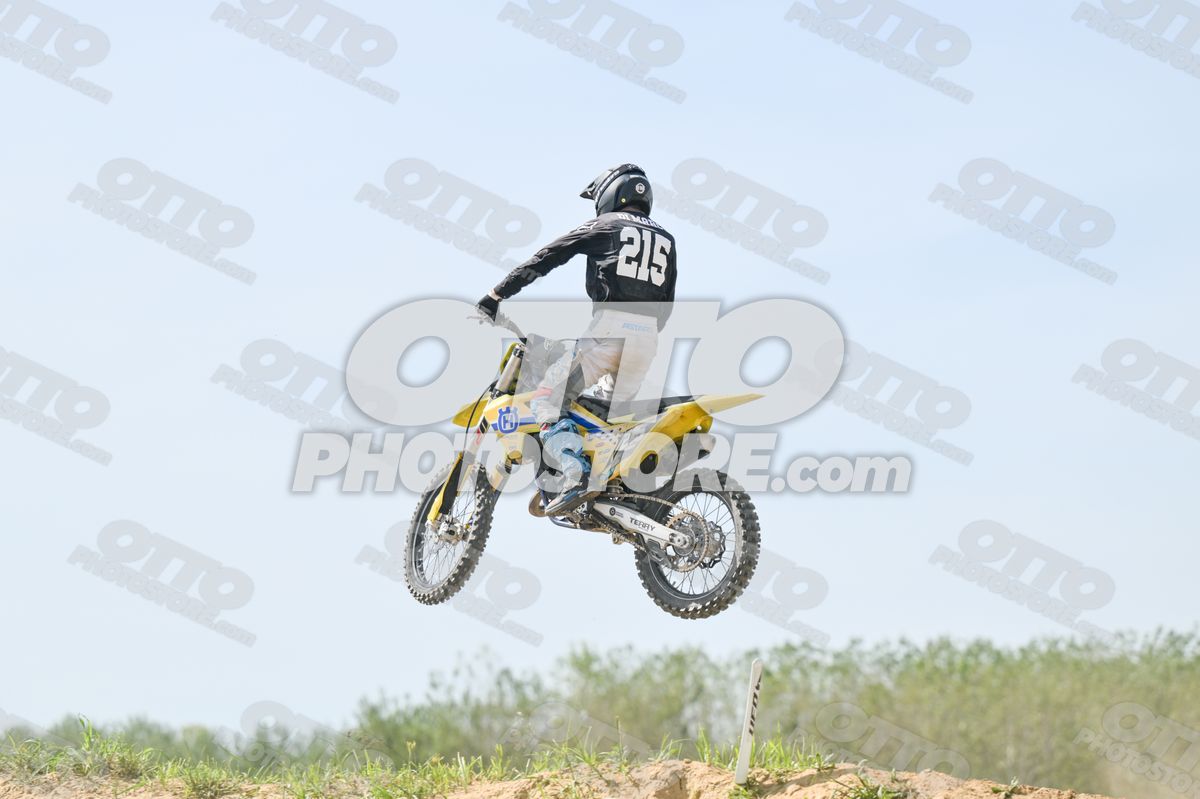 215 · DSH_7789