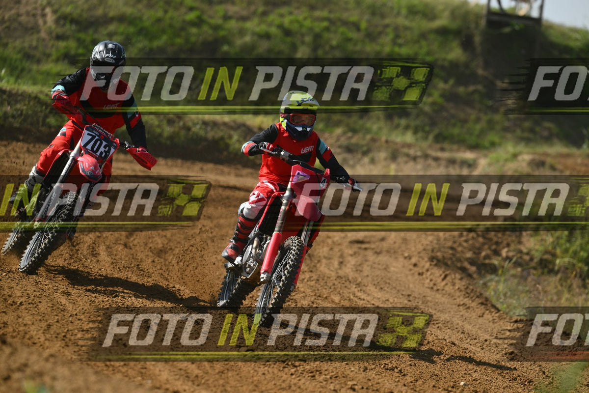 4 RED HONDA YELLOW HELMET · DSH_7820