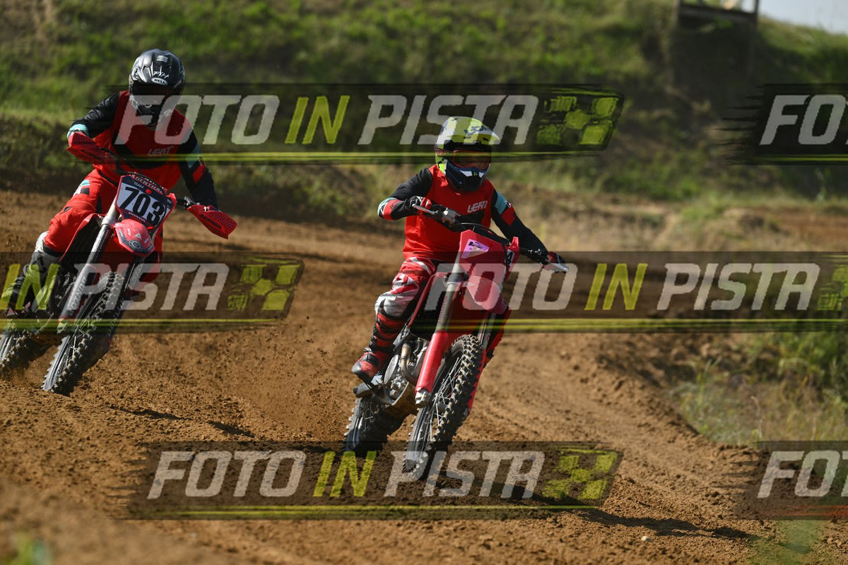 4 RED HONDA YELLOW HELMET · DSH_7821