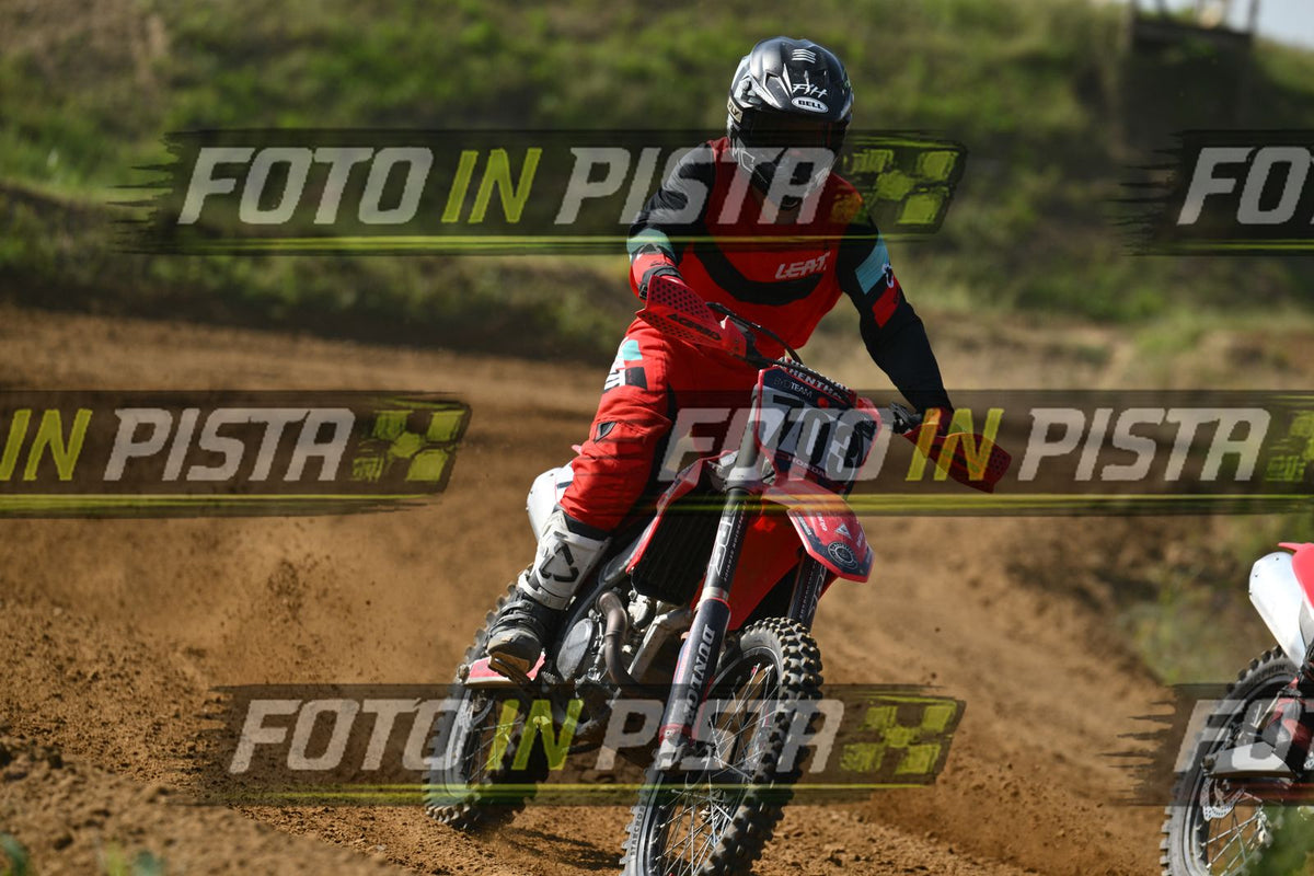 703 · DSH_7823
