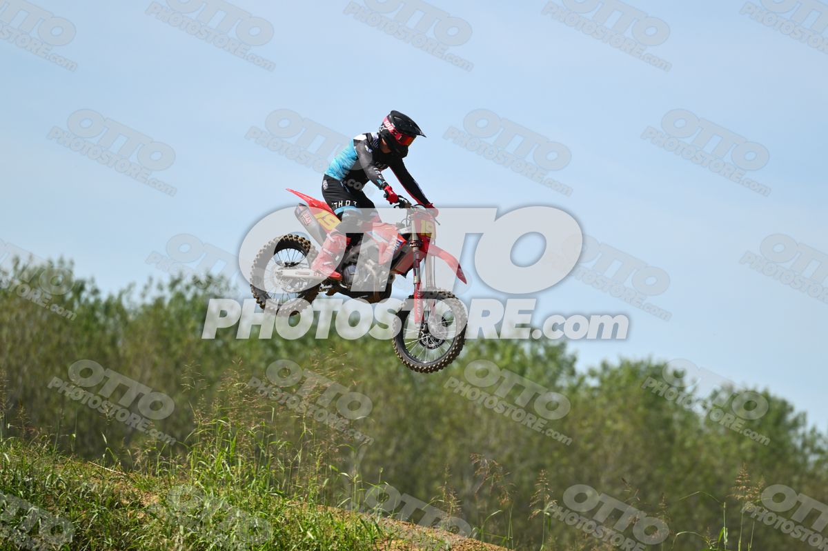19 · DSH_7858