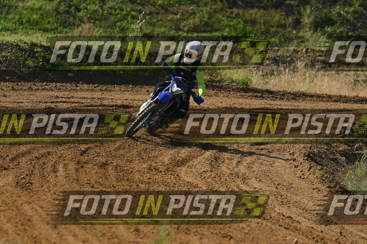 BLUE BIKE FARO - WHITE HELMET YELLOW SHIRT · DSH_7890