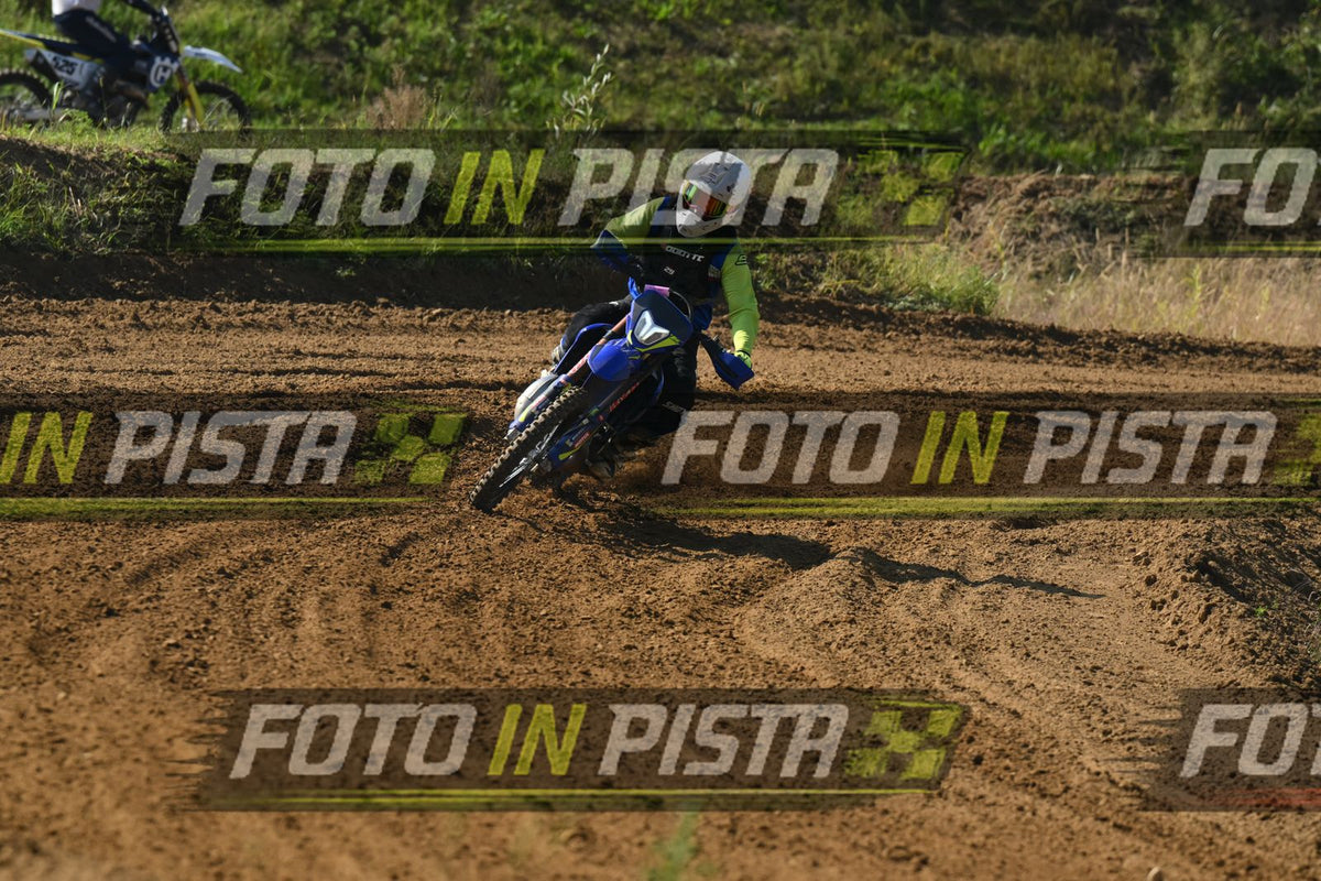 BLUE BIKE FARO - WHITE HELMET YELLOW SHIRT · DSH_7891