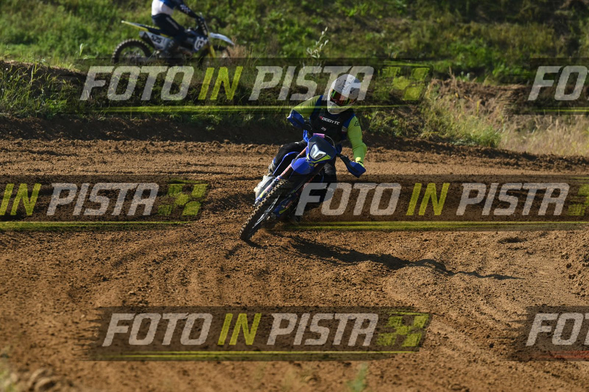 BLUE BIKE FARO - WHITE HELMET YELLOW SHIRT · DSH_7892