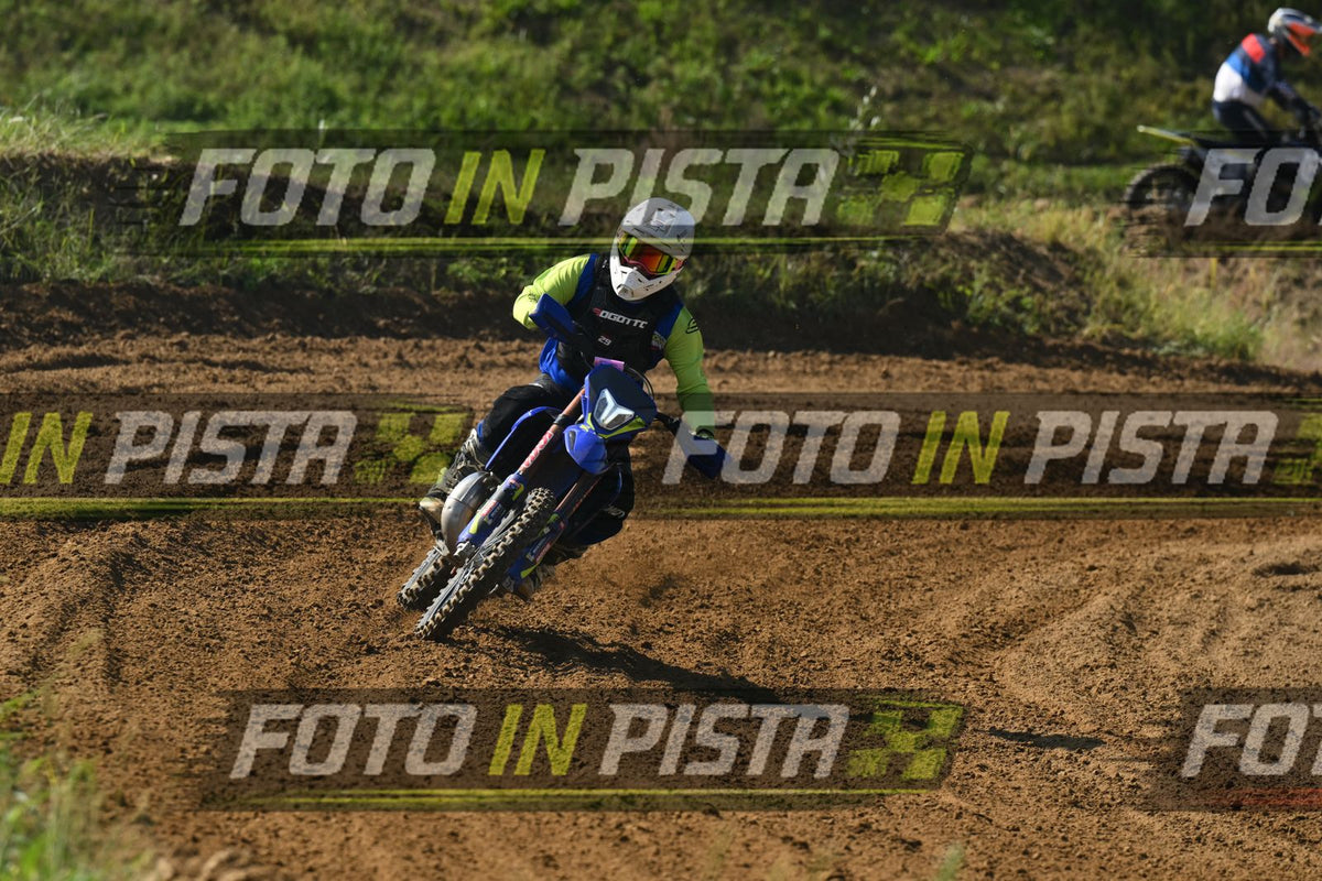 BLUE BIKE FARO - WHITE HELMET YELLOW SHIRT · DSH_7897