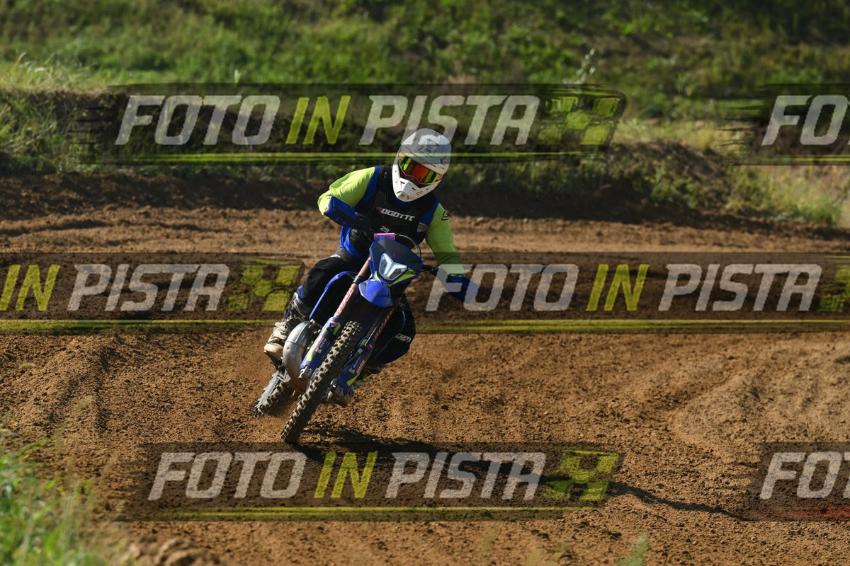 BLUE BIKE FARO - WHITE HELMET YELLOW SHIRT · DSH_7899
