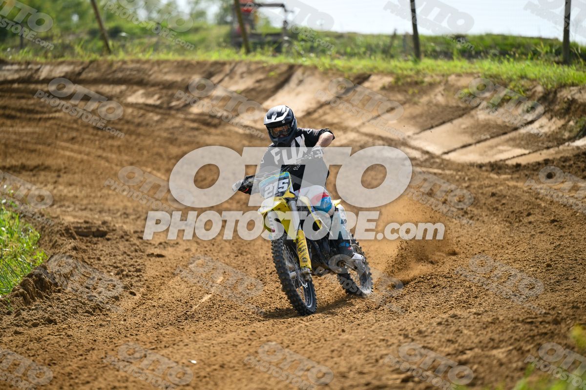 215 · DSH_7925