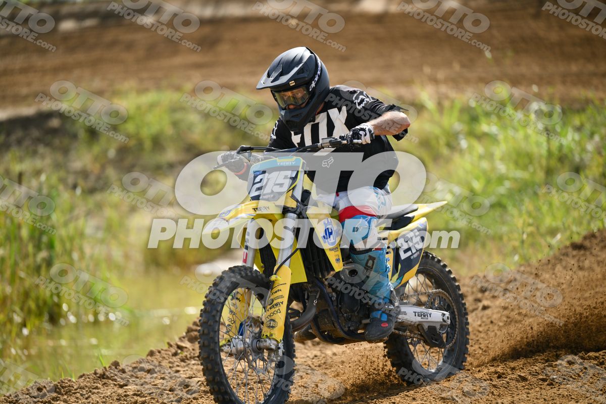 215 · DSH_7929