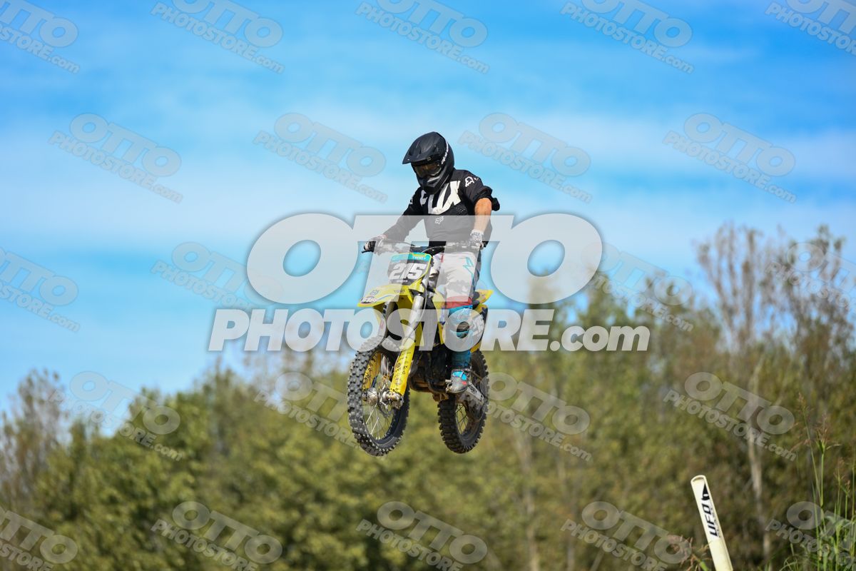 215 · DSH_7935