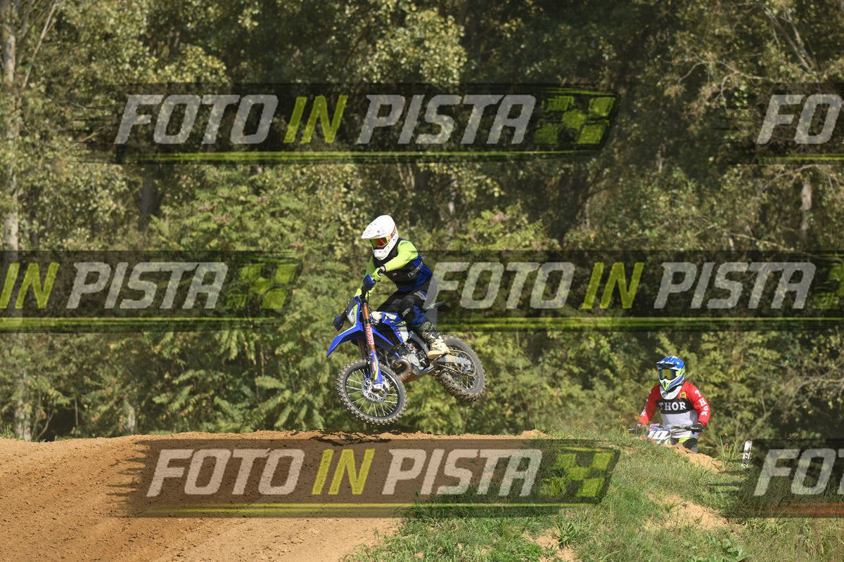 BLUE BIKE FARO - WHITE HELMET YELLOW SHIRT · DSH_7936