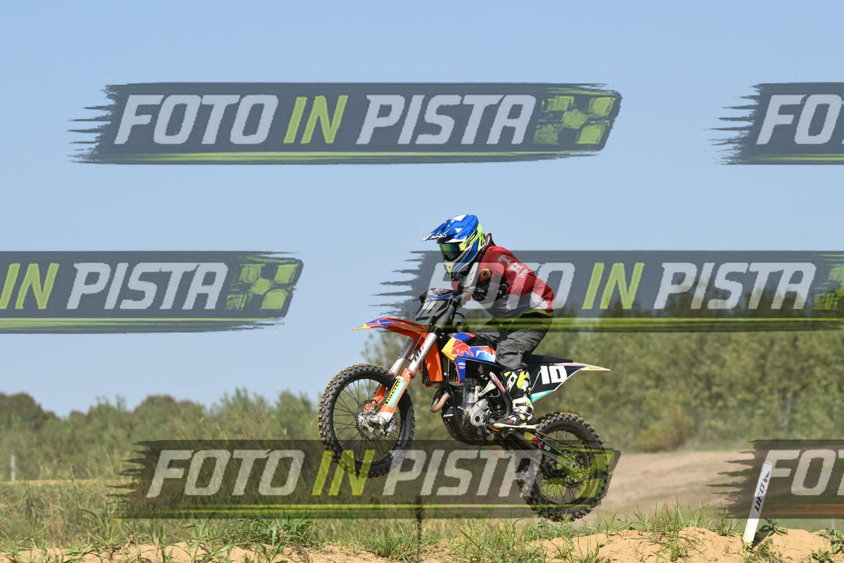 10 · DSH_7948