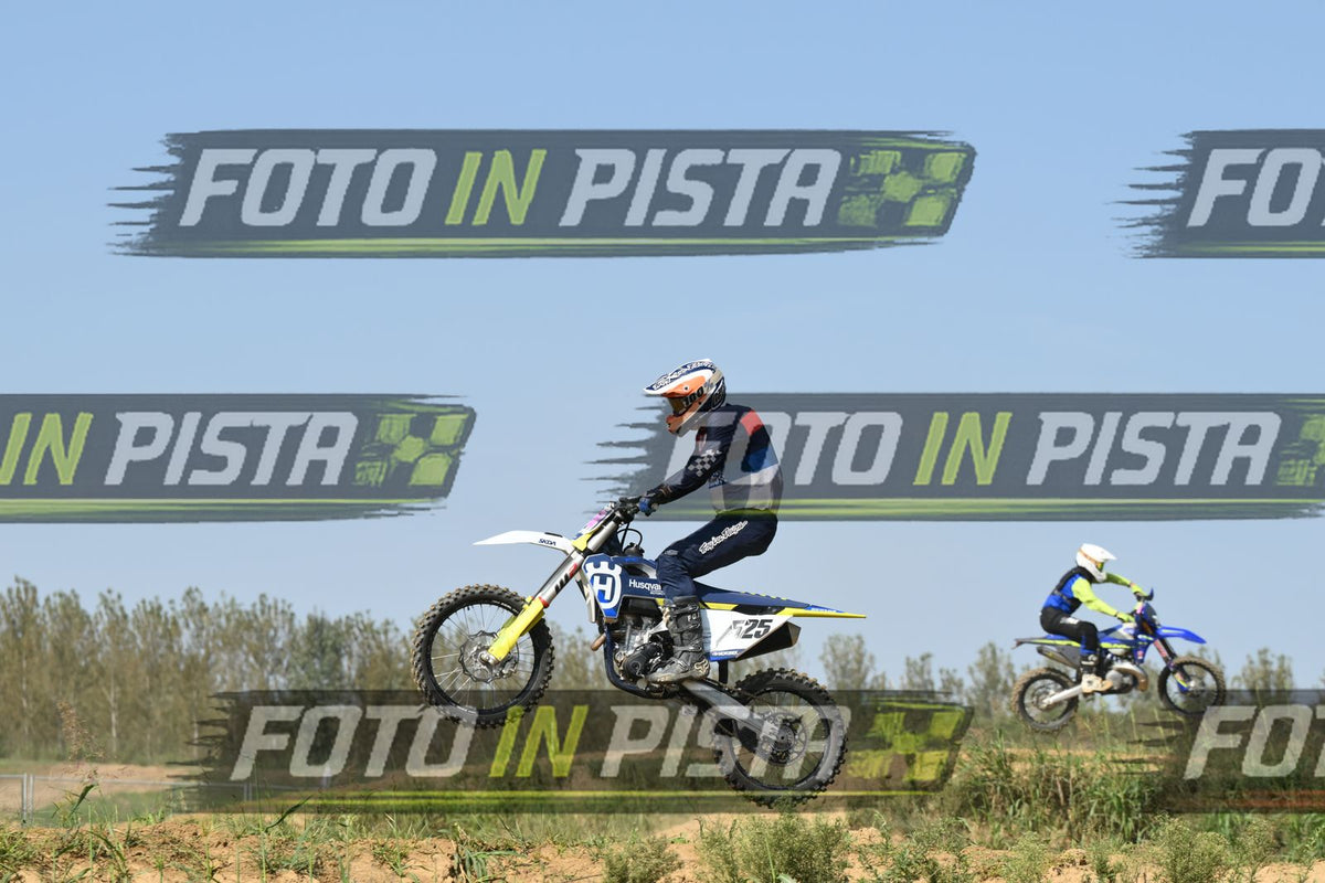 525 · DSH_7963