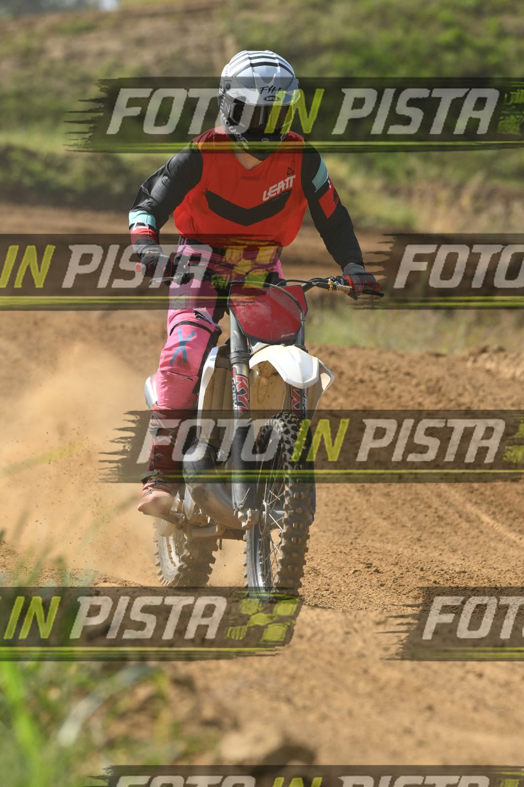 WHITE RED BIKE - LEATT RED BLACK SHIRT - GREY HELMET · DSH_8045
