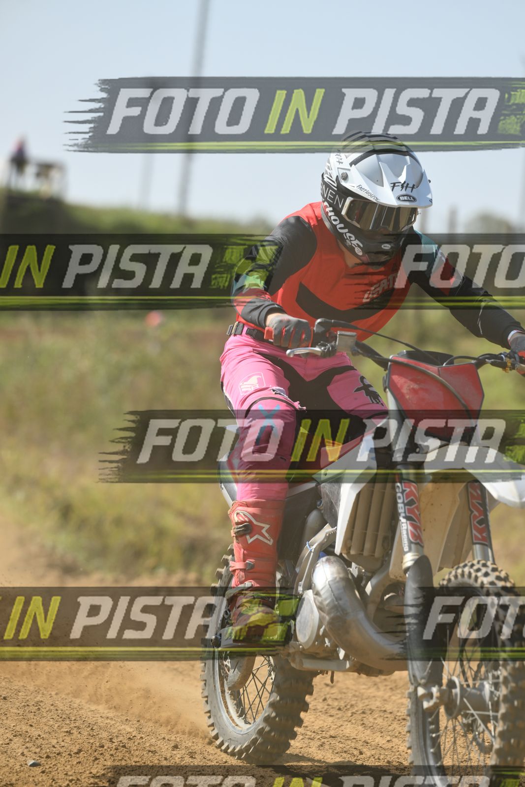 WHITE RED BIKE - LEATT RED BLACK SHIRT - GREY HELMET · DSH_8049