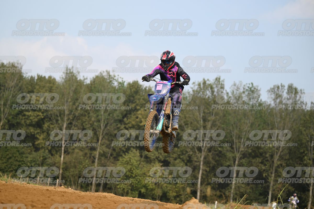0 - YAMAHA BLUE WHITE - BLACK PINK SUITE (RED BLACK HELMET) · DSH_8158
