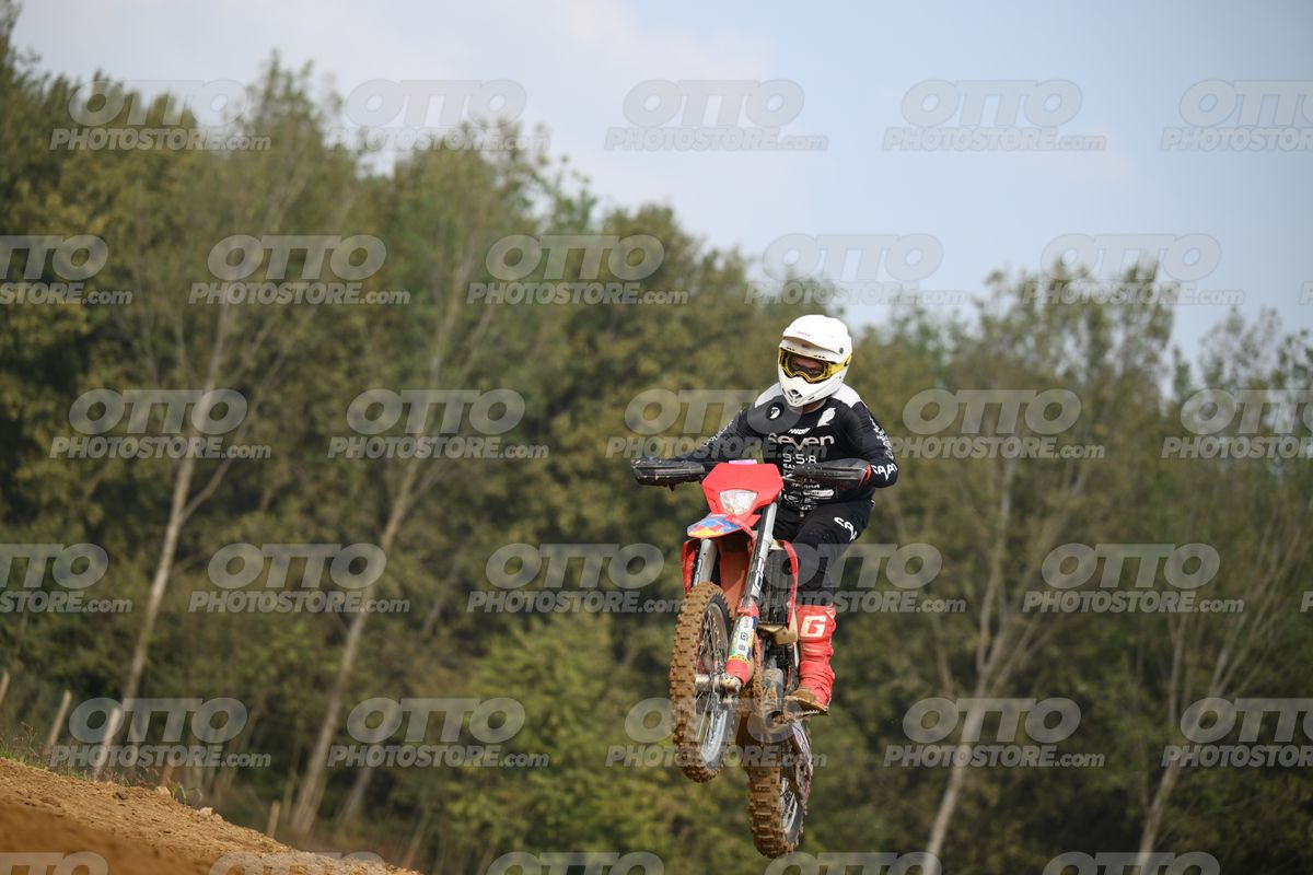 0 GAS GAS · DSH_8206