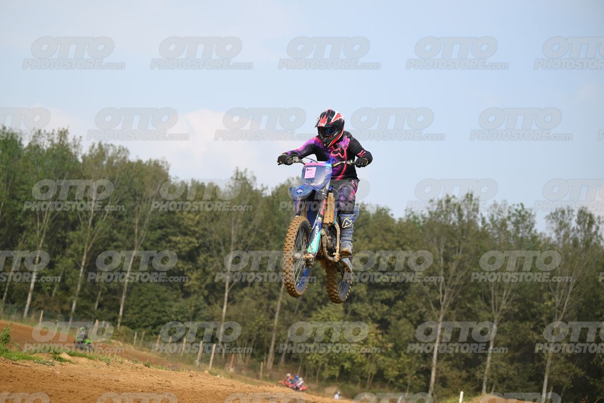 0 - YAMAHA BLUE WHITE - BLACK PINK SUITE (RED BLACK HELMET) · DSH_8263
