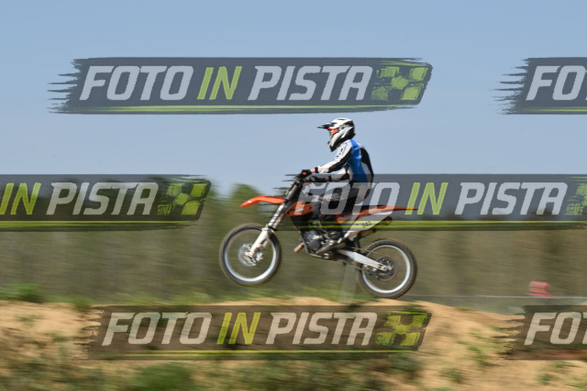 943 · DSH_8288