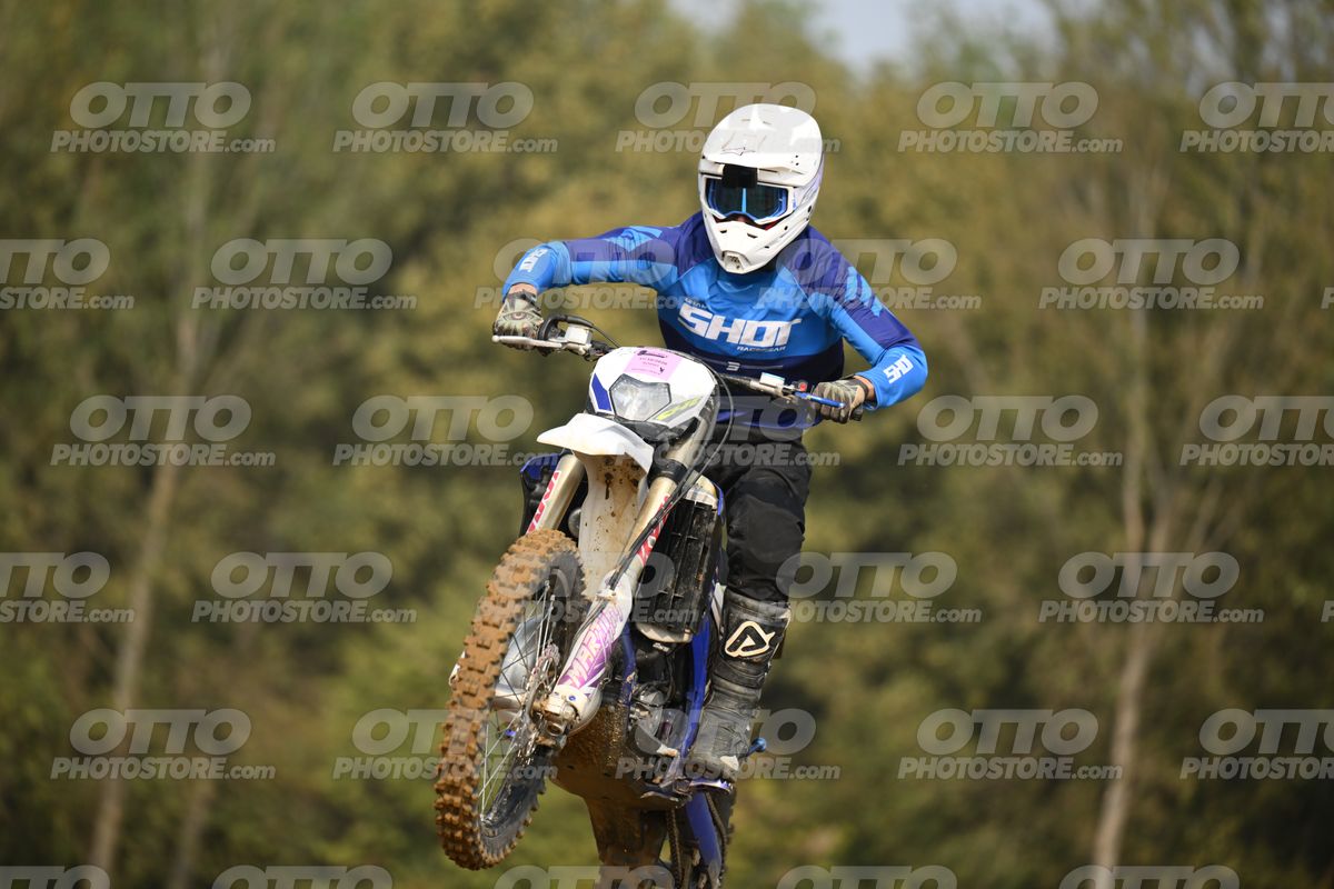 0 - SHOT suite white helmet · DSH_8302
