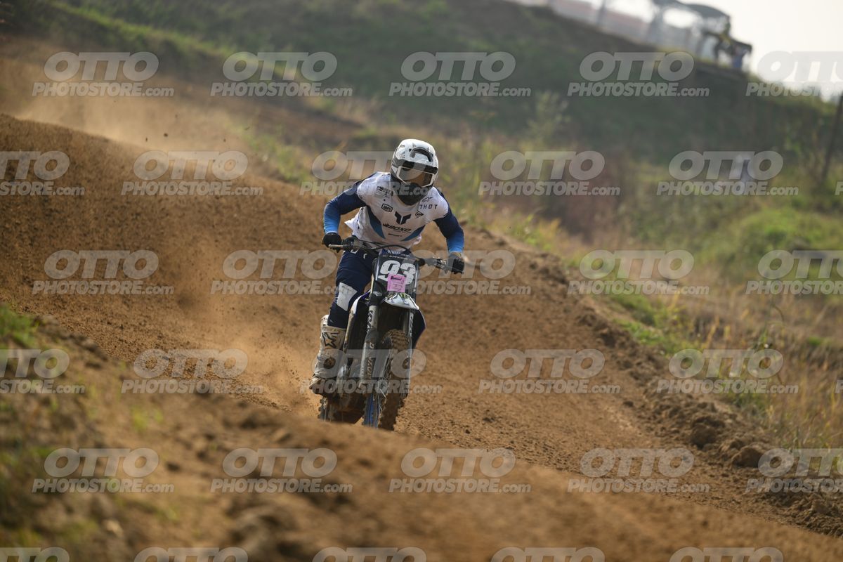 93 · DSH_8327