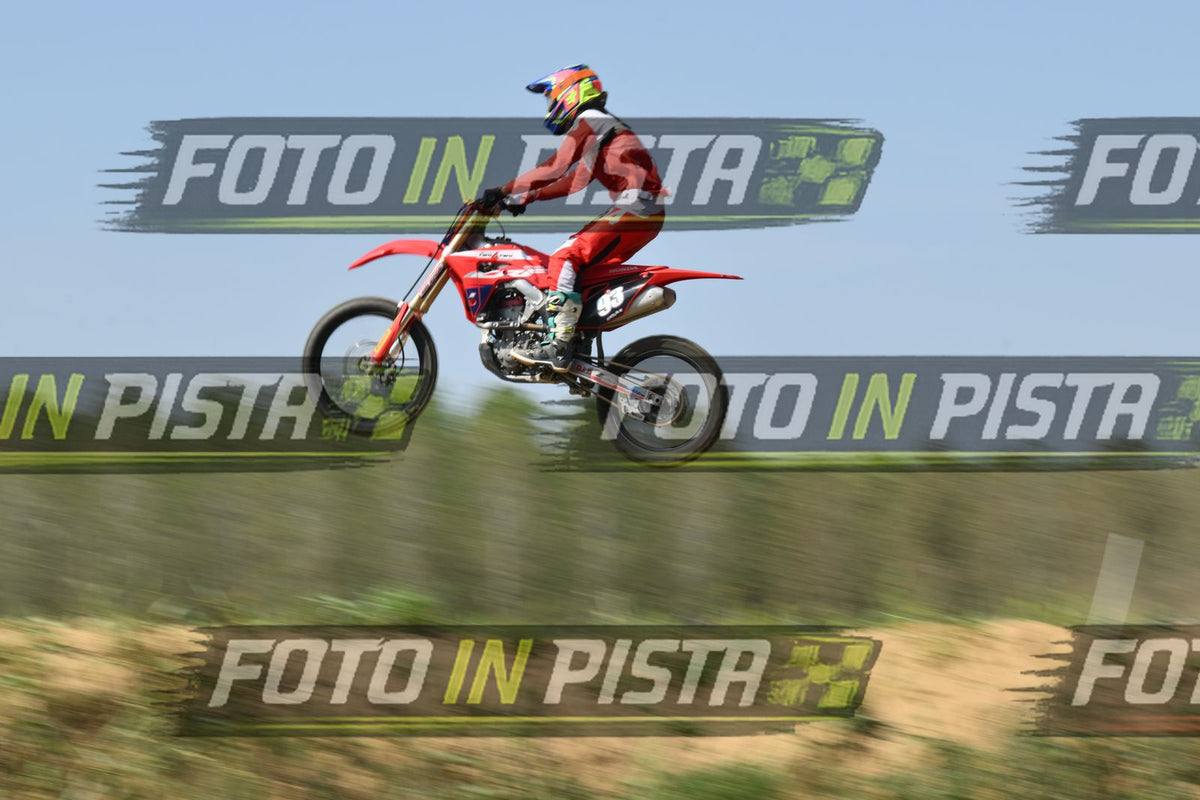 93 · DSH_8352