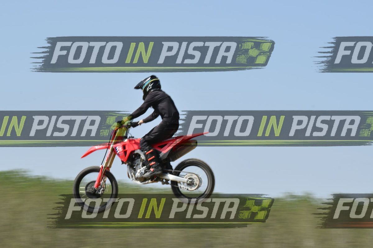 RED HONDA - ALL BLACK · DSH_8381