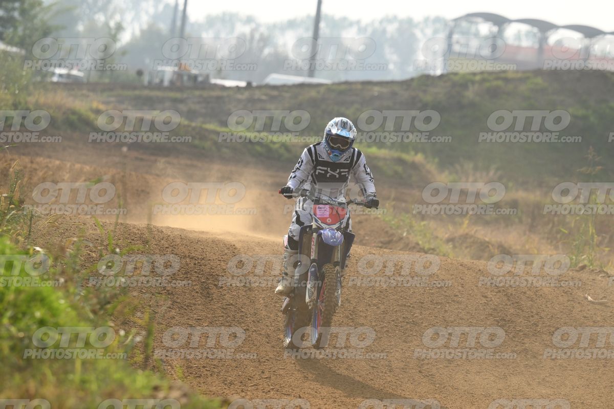 0 - YAMAHA blue red - white black shirt (Light Blue helmet · DSH_8440
