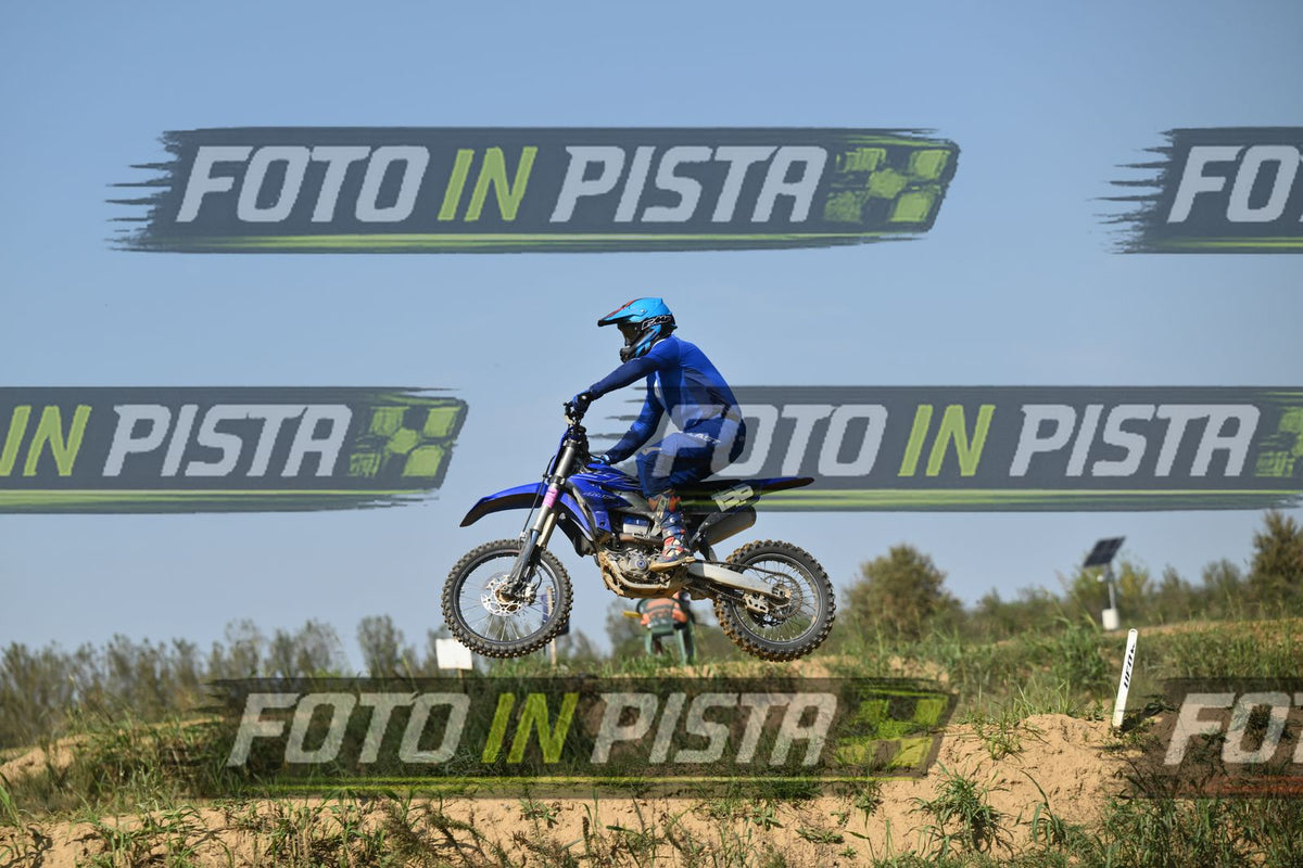 TOTAL BLUE · DSH_8443