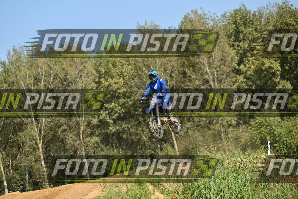 TOTAL BLUE · DSH_8580