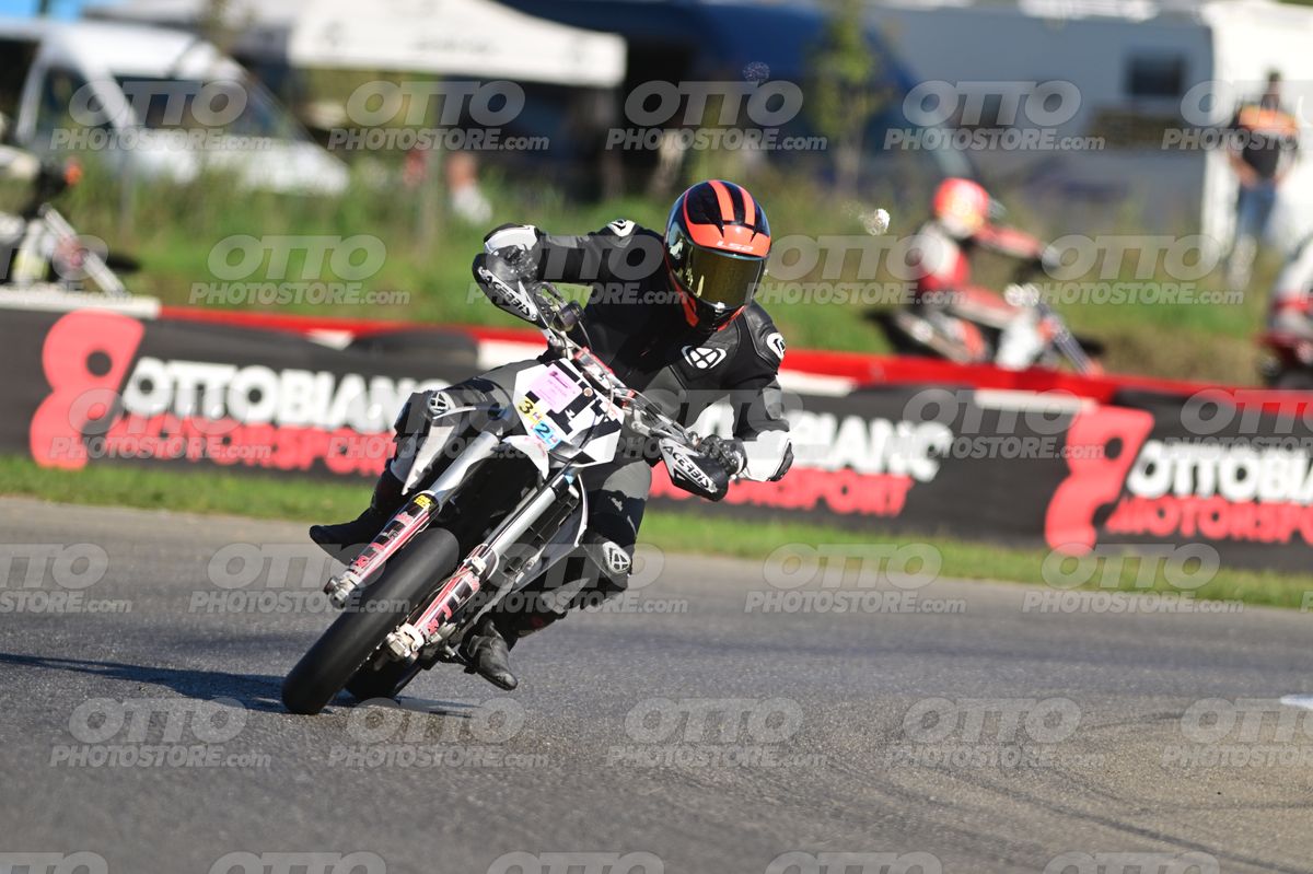 SUPERMOTO 717 · DSH_8621