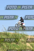 WHITE BIKE - BLACK SHIRT · DSH_8711