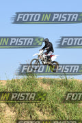 WHITE BIKE - BLACK SHIRT · DSH_8715