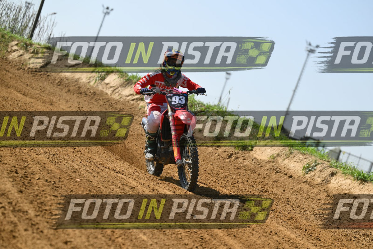93 · DSH_8773