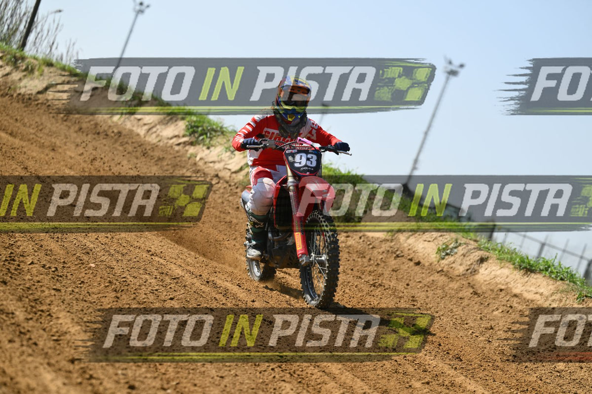 93 · DSH_8774