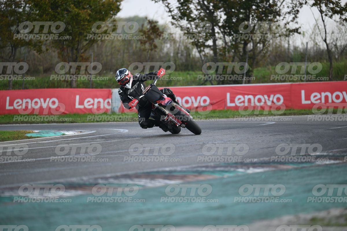 SUPERMOTO 0 RST all black · DSH_8824