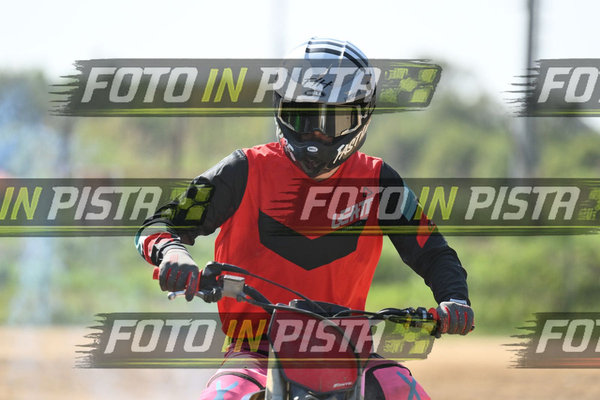 WHITE RED BIKE - LEATT RED BLACK SHIRT - GREY HELMET · DSH_8862