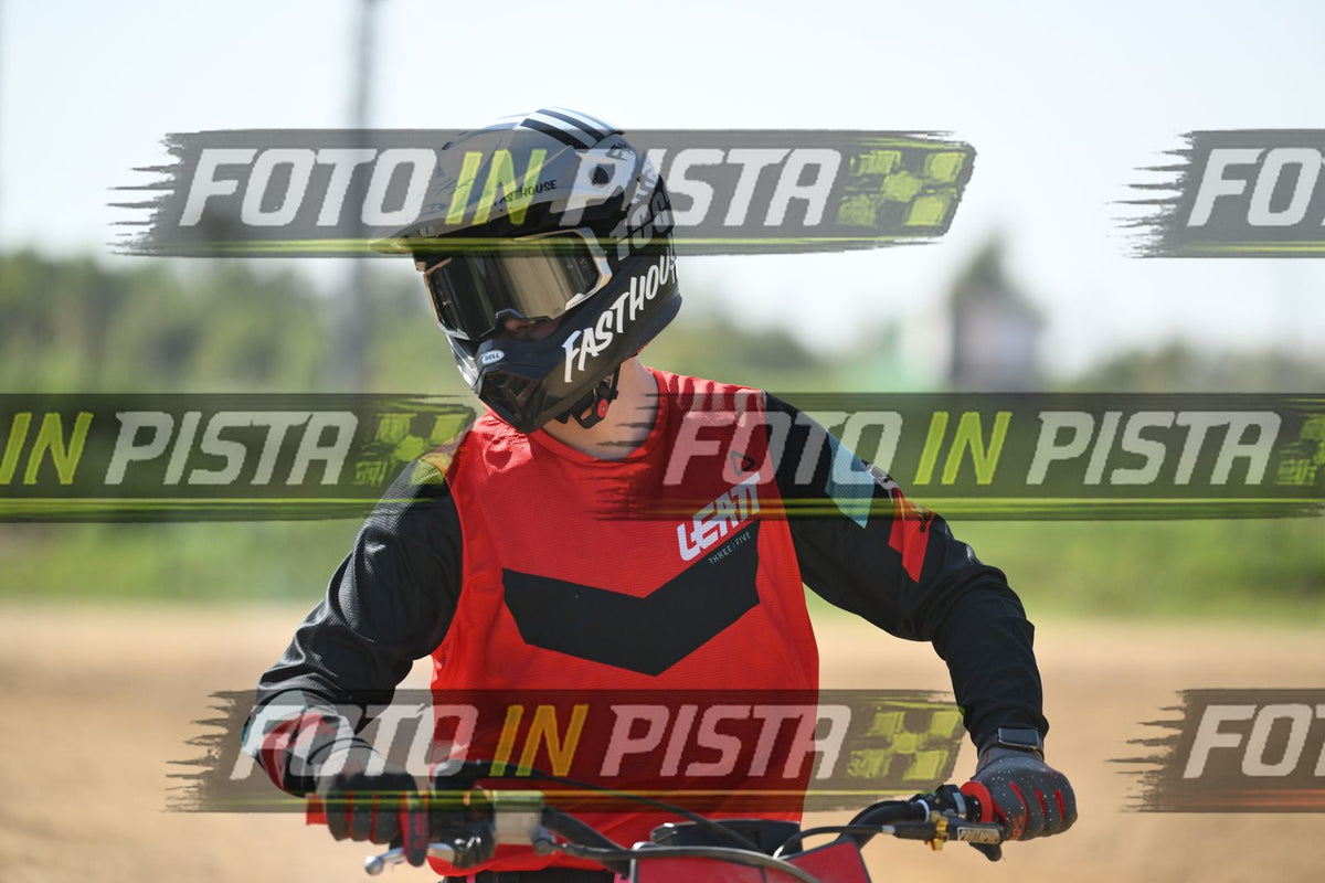 WHITE RED BIKE - LEATT RED BLACK SHIRT - GREY HELMET · DSH_8866
