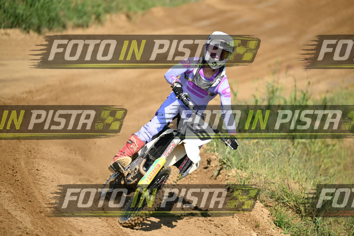 99 · DSH_8935