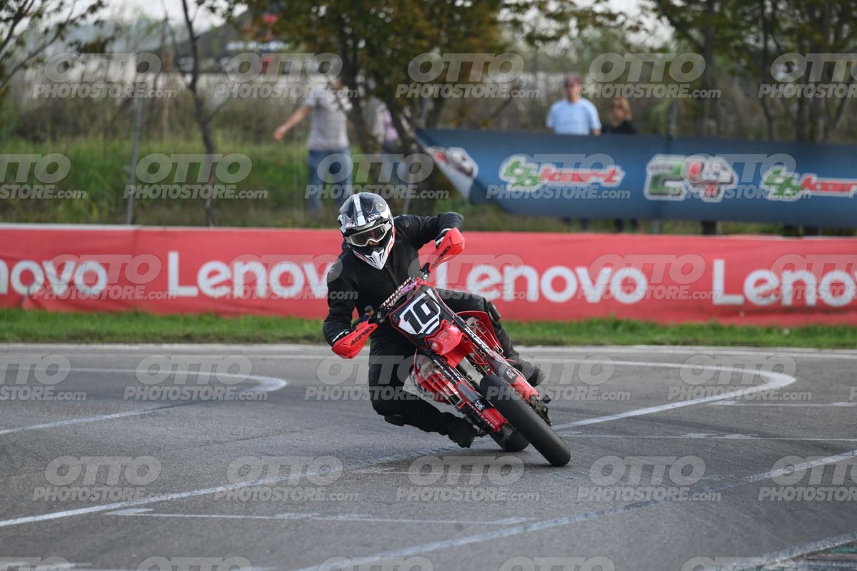 SUPERMOTO 10 (RED) · DSH_8948