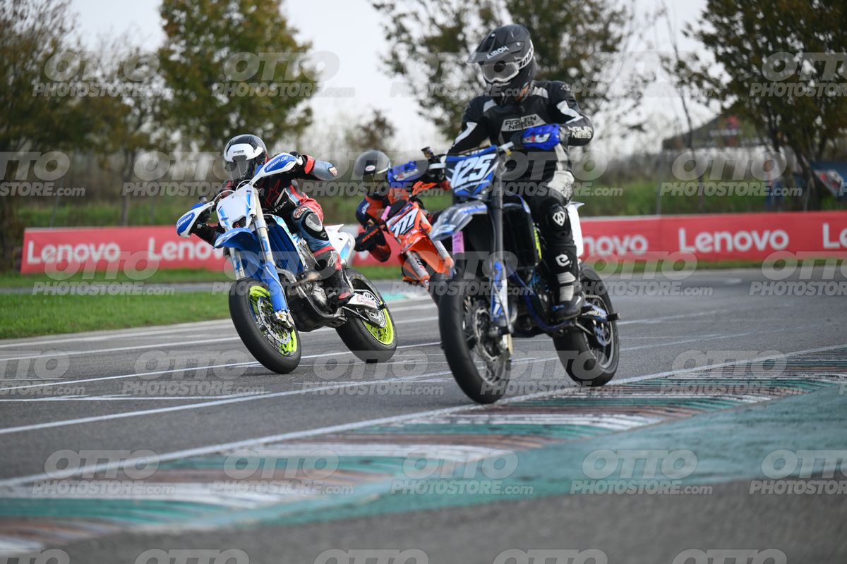 SUPERMOTO 125 · DSH_8970