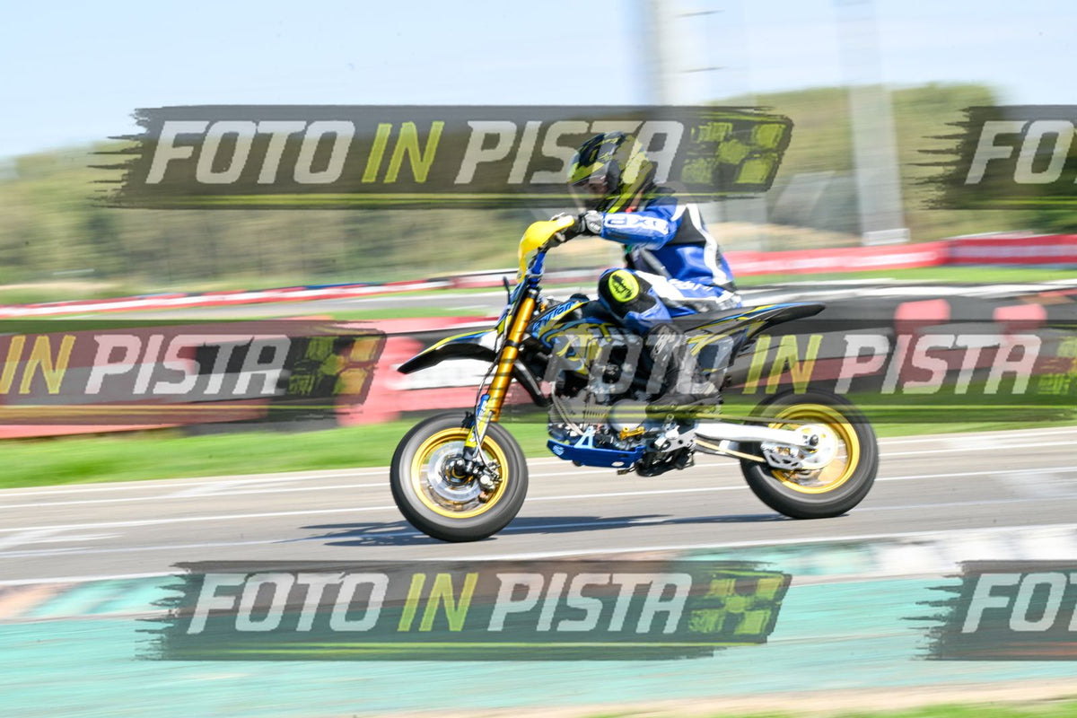 PITBIKE · DSH_9000