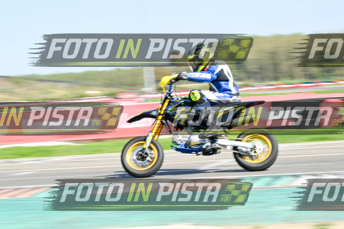 PITBIKE · DSH_9002