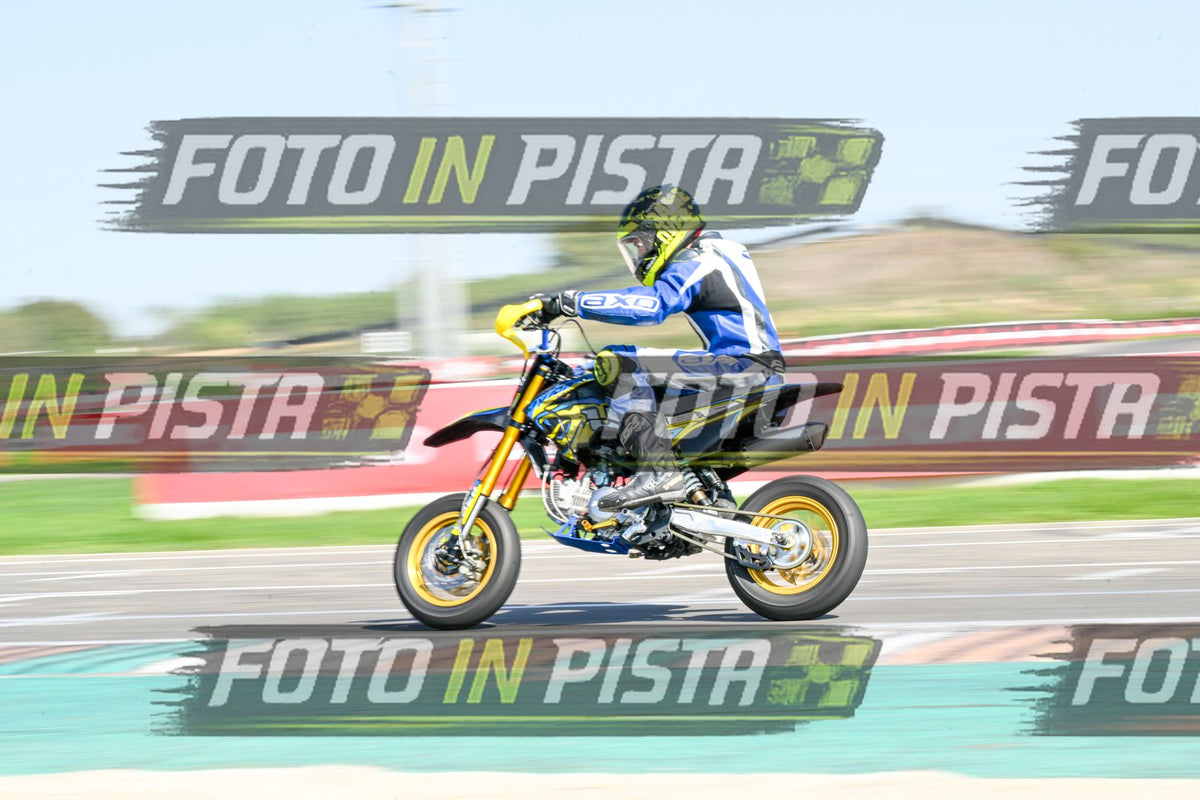 PITBIKE · DSH_9005