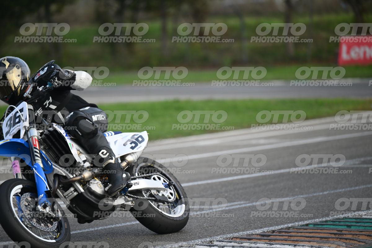 SUPERMOTO 36 · DSH_9009