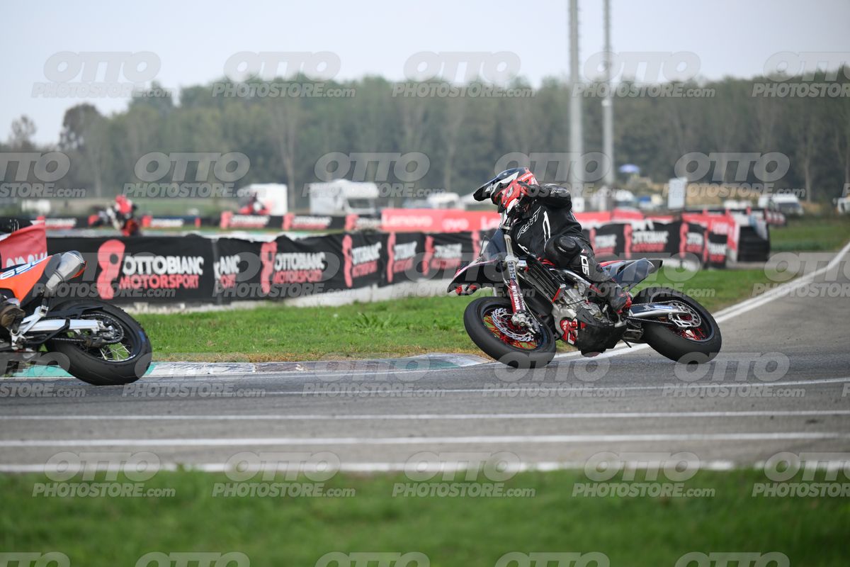 SUPERMOTO 0 RST all black · DSH_9093