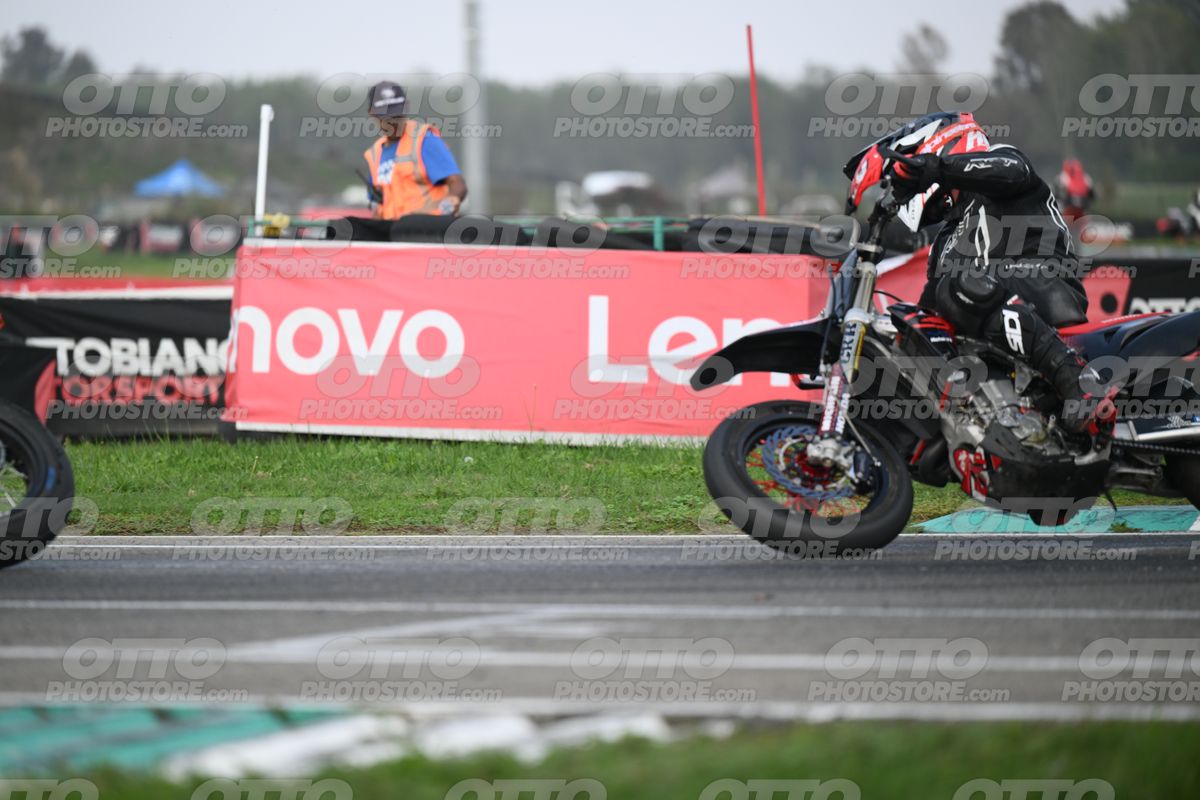 SUPERMOTO 0 RST all black · DSH_9094