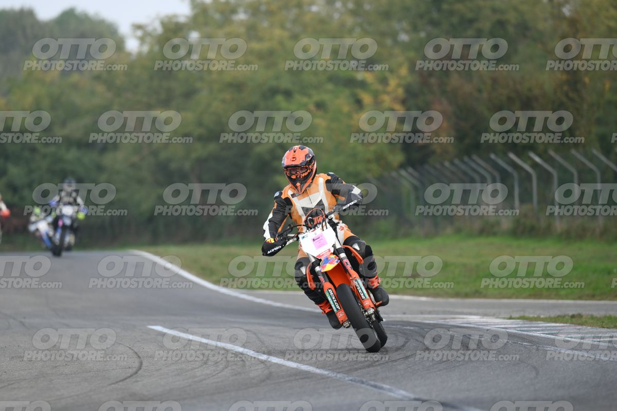 SUPERMOTO 0 KTM all orange · DSH_9116