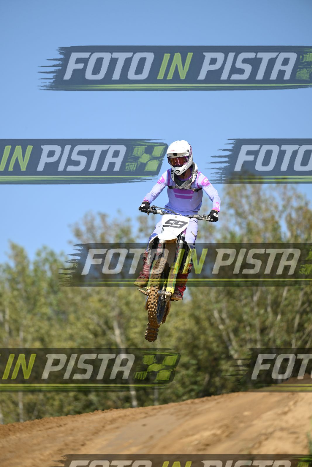 99 · DSH_9121