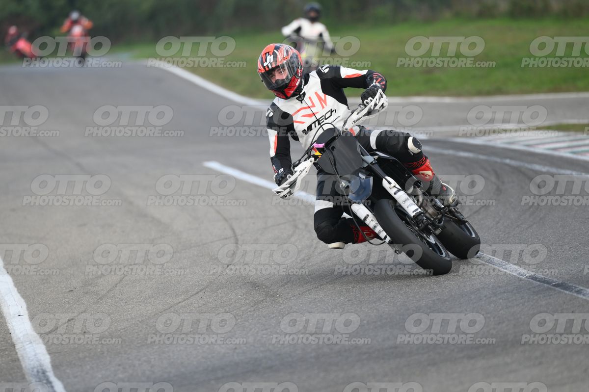 SUPERMOTO 0 J1 · DSH_9134