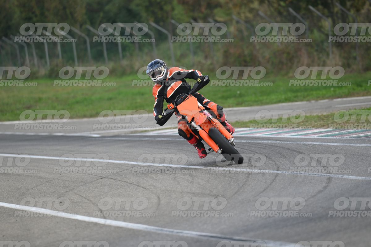 SUPERMOTO 0 KTM black orange · DSH_9170